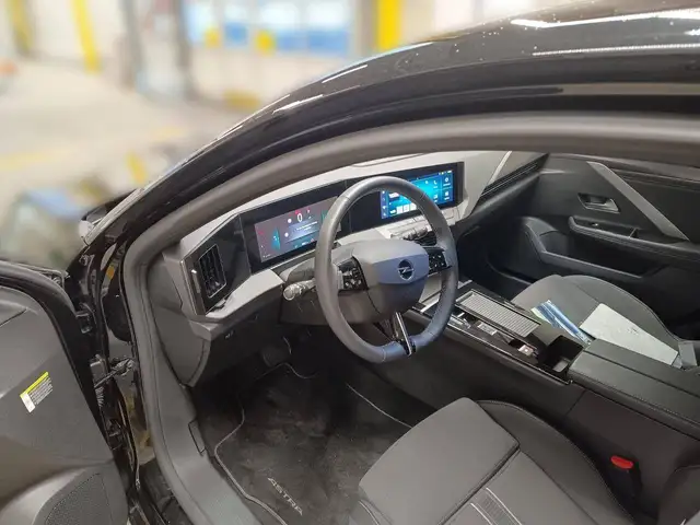Opel Astra view 13