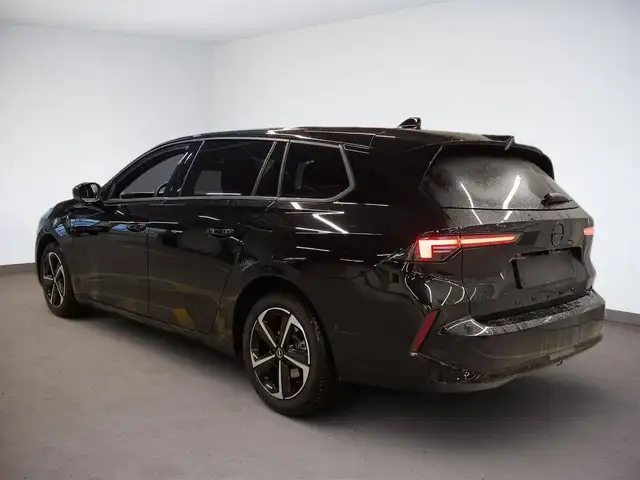 Opel Astra view 5