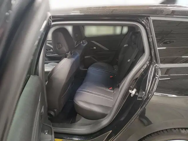 Opel Astra view 14