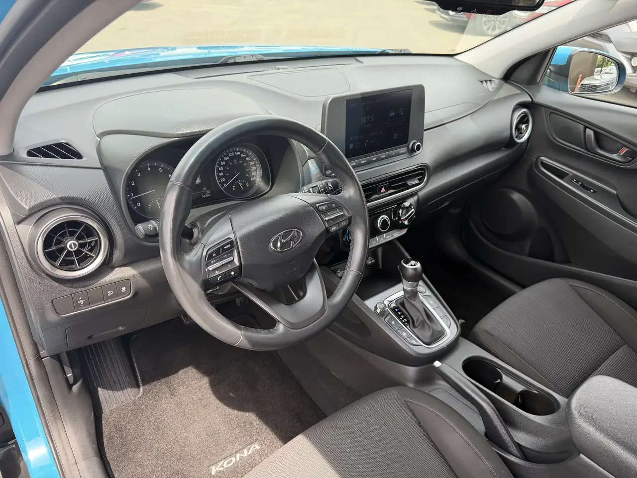Hyundai KONA снимка Hyundai KONA