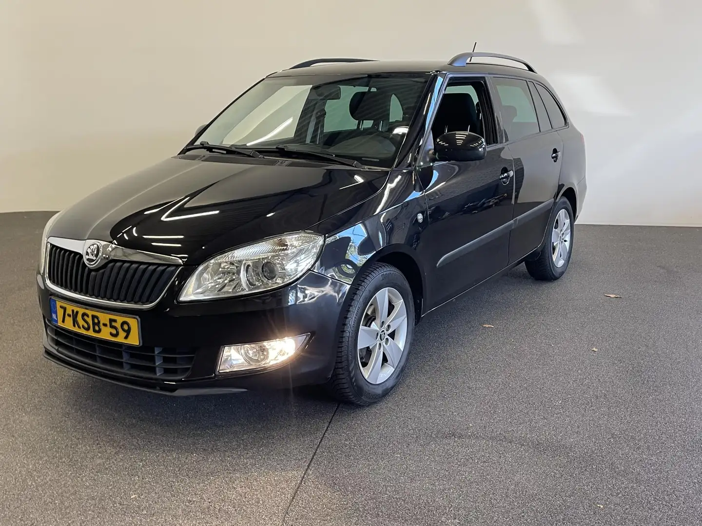 Skoda Fabia Combi 1.2 TSI Fresh Cruise Control Climate Control Zwart - 2