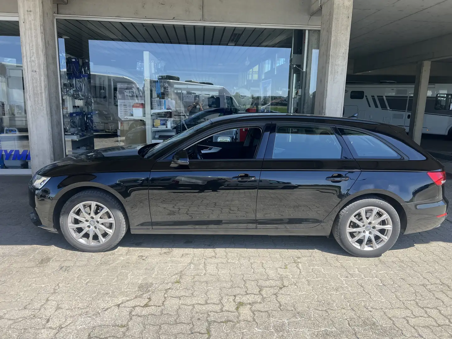 Audi A4 Avant 2.0 TDI DPF clean diesel multitronic Ambition - 2