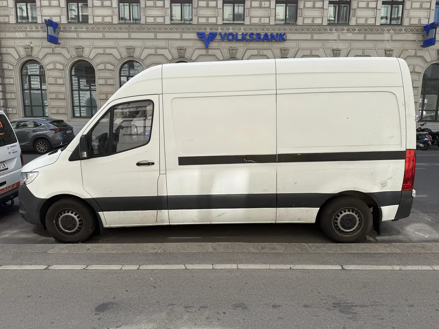 Mercedes-Benz Sprinter - 1