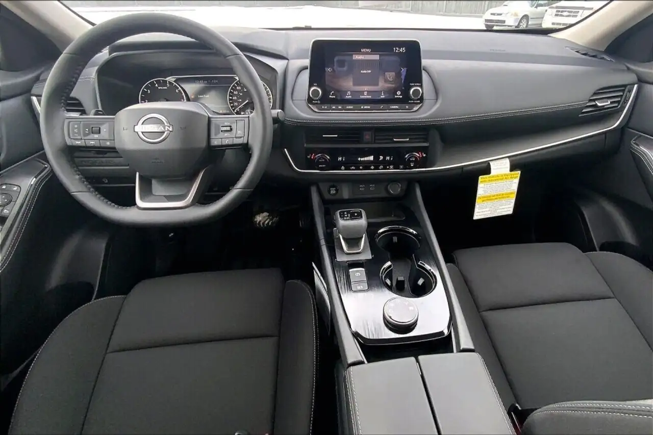 Nissan Rogue снимка Nissan Rogue