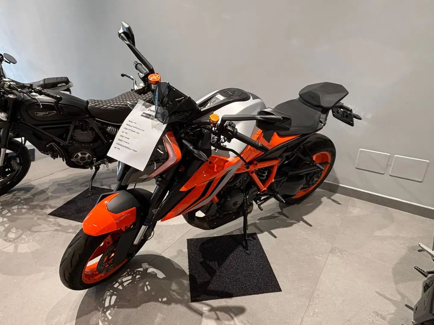 KTM 1390 Super Duke R EVO Weiß - 1