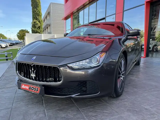Maserati Ghibli view 11