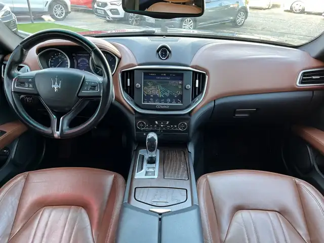 Maserati Ghibli view 15