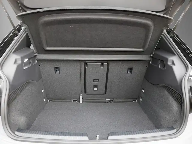 Volkswagen Id.3 view 8