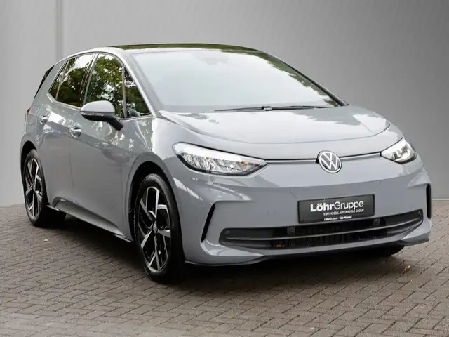 Volkswagen Id.3 view 5