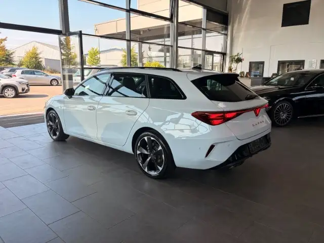 Cupra Leon view 6