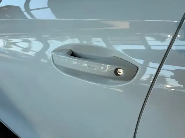 Cupra Leon view 8