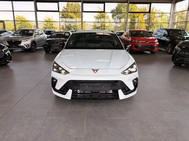 Cupra Leon view 2