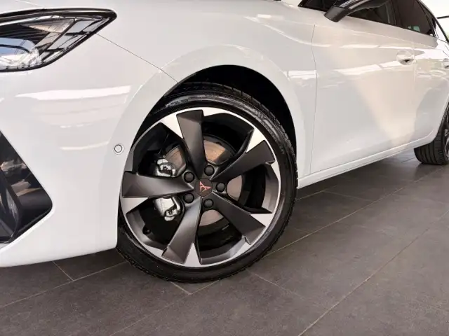 Cupra Leon view 7