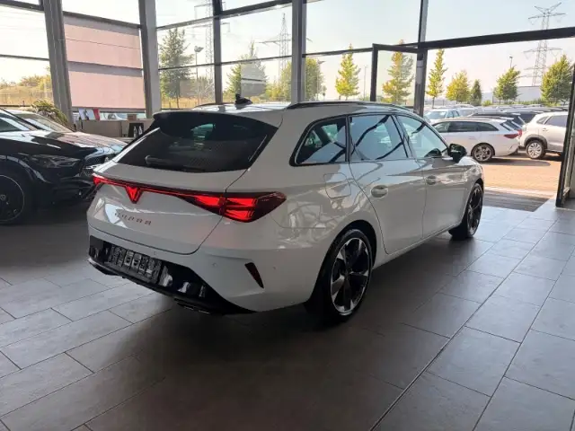 Cupra Leon view 4