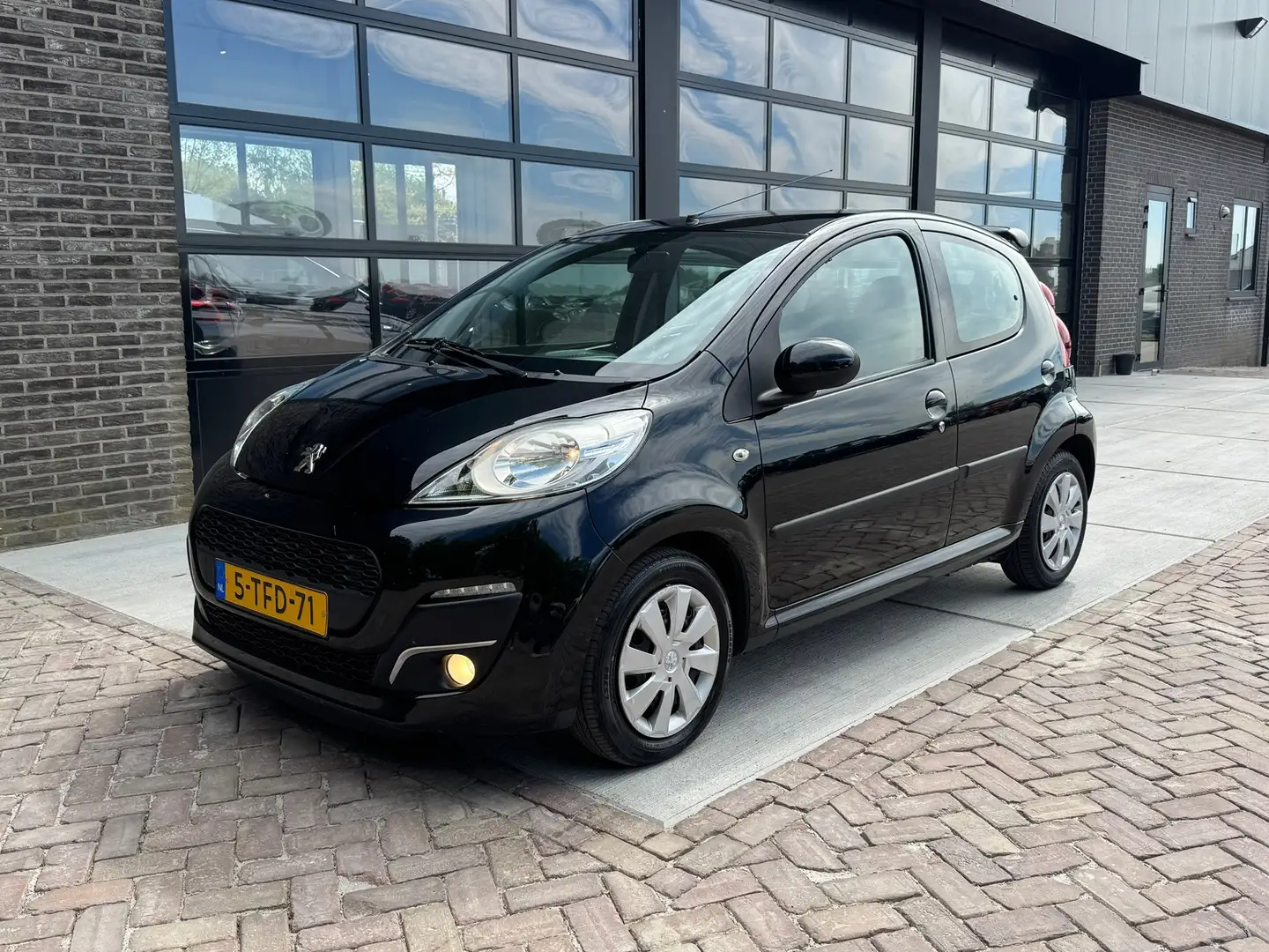 Peugeot 107 1.0 Active | VOL | Airco | elektrisch pakket | Noir - 1