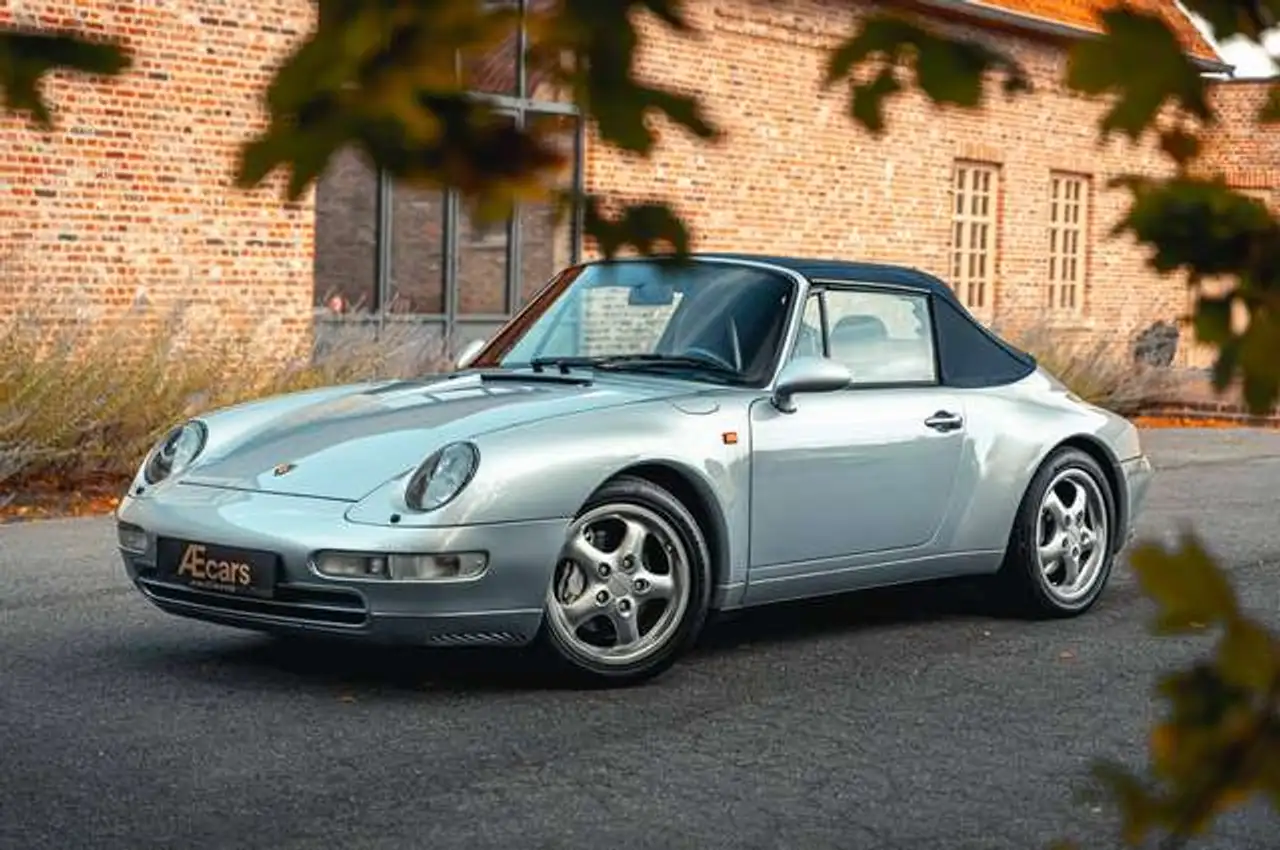 Porsche 993 911 CARRERA 4 CABRIOLET / FIRST PAINT / FULL SERVICE / TOP CONDITION / 3 OWNERS, foto 3