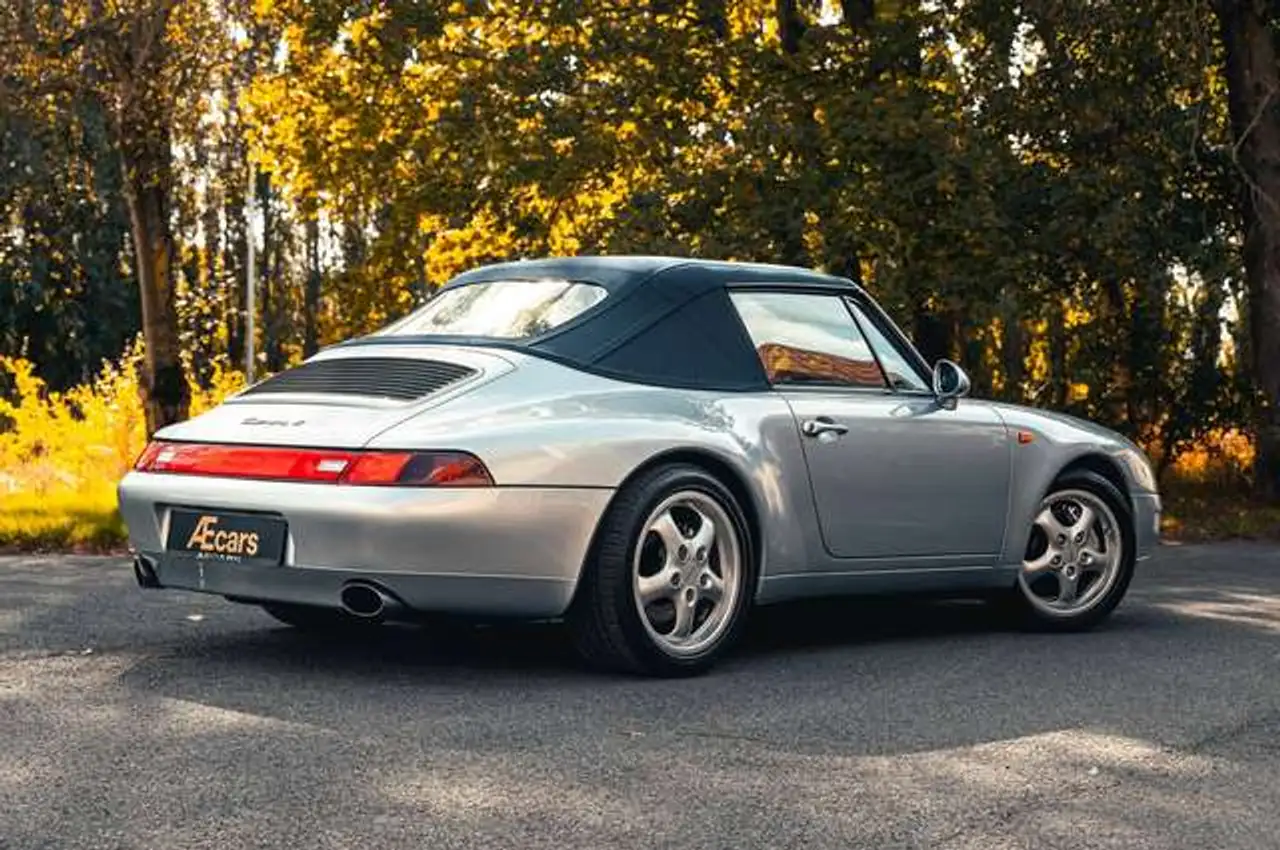 Porsche 993 911 CARRERA 4 CABRIOLET / FIRST PAINT / FULL SERVICE / TOP CONDITION / 3 OWNERS, foto 2