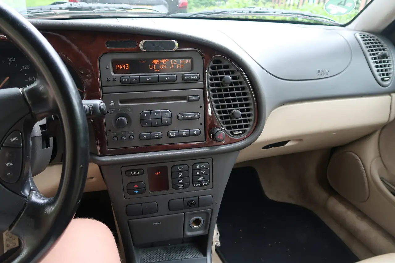 Saab 9-3 2.0t SE, foto 8