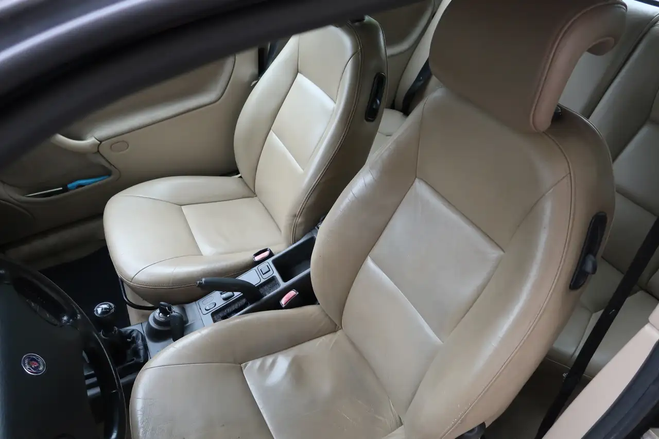 Saab 9-3 2.0t SE, foto 11