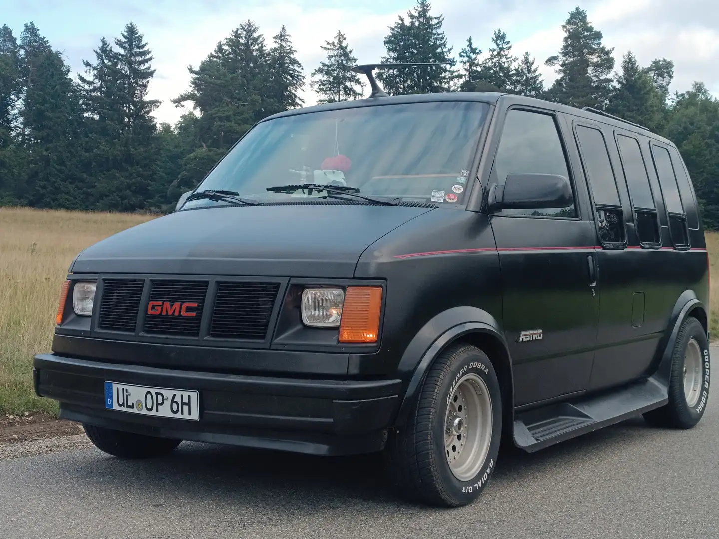 Chevrolet Astro GMC Safari Černá - 1