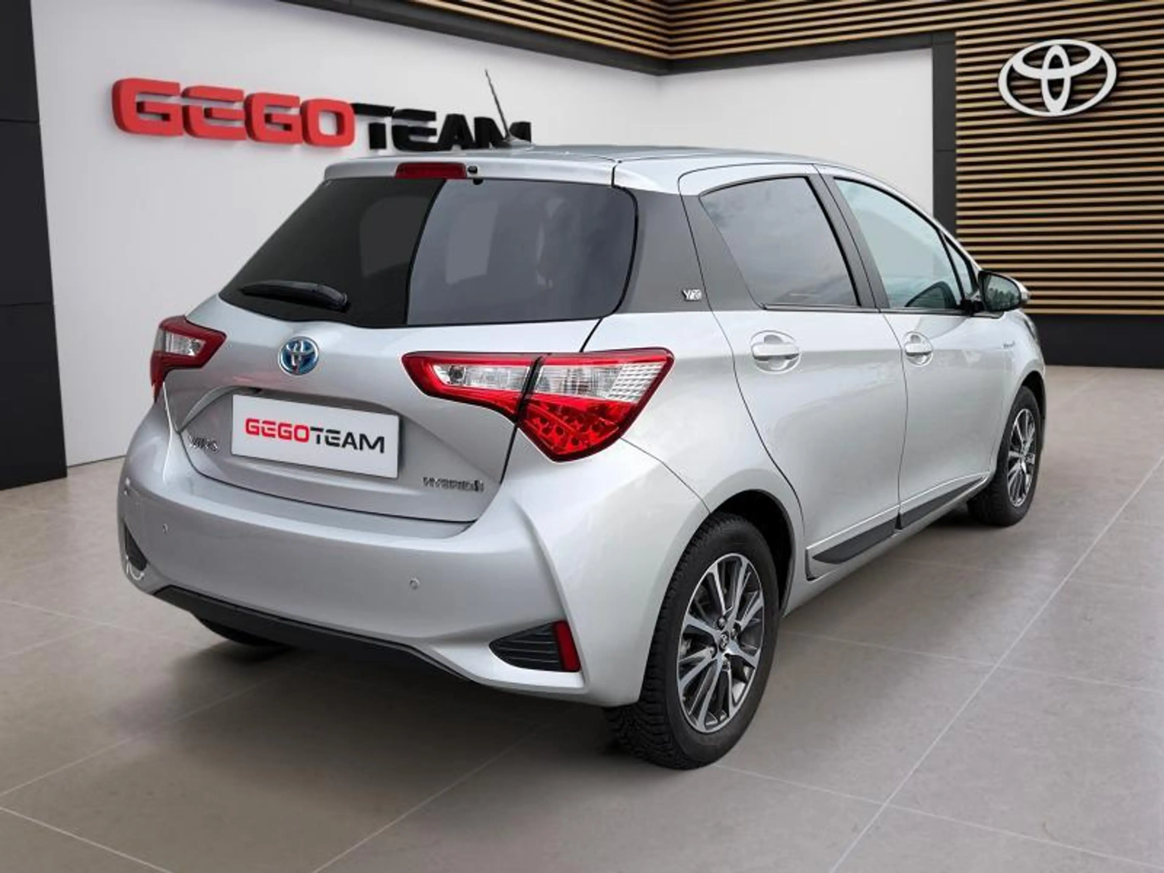 Toyota Yaris Y20 — photo 6