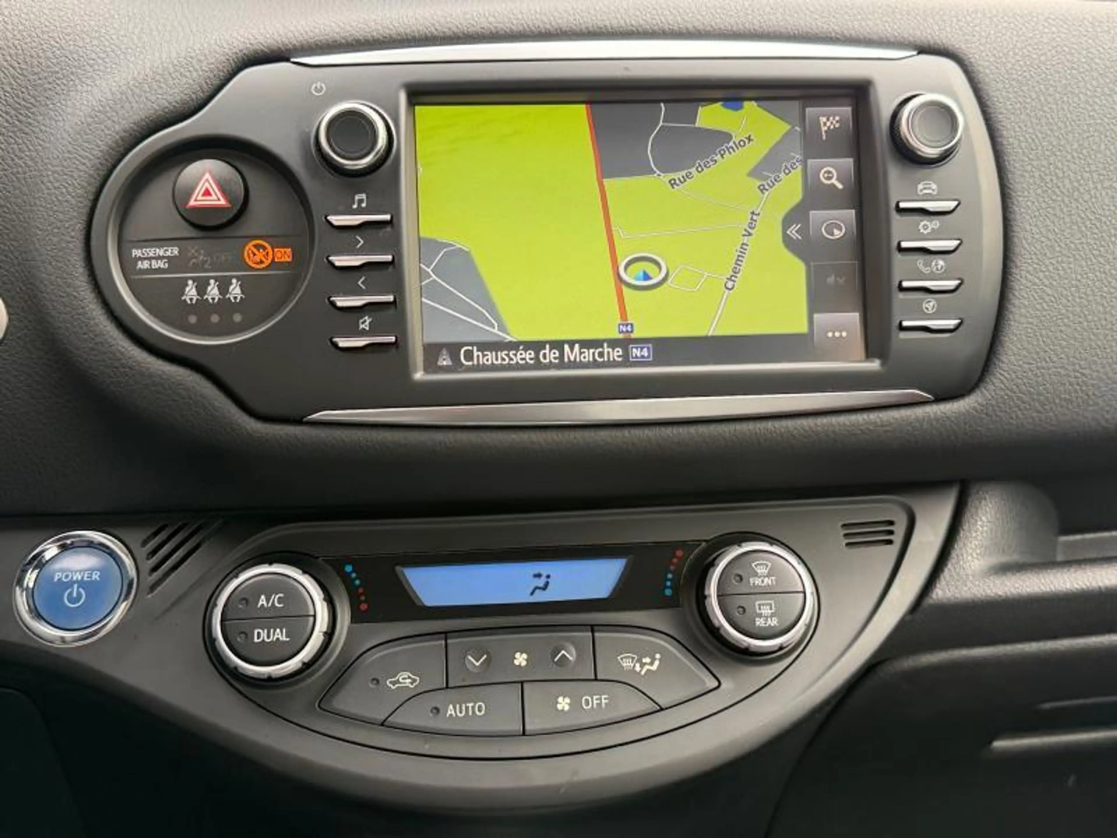 Toyota Yaris Y20 — photo 17