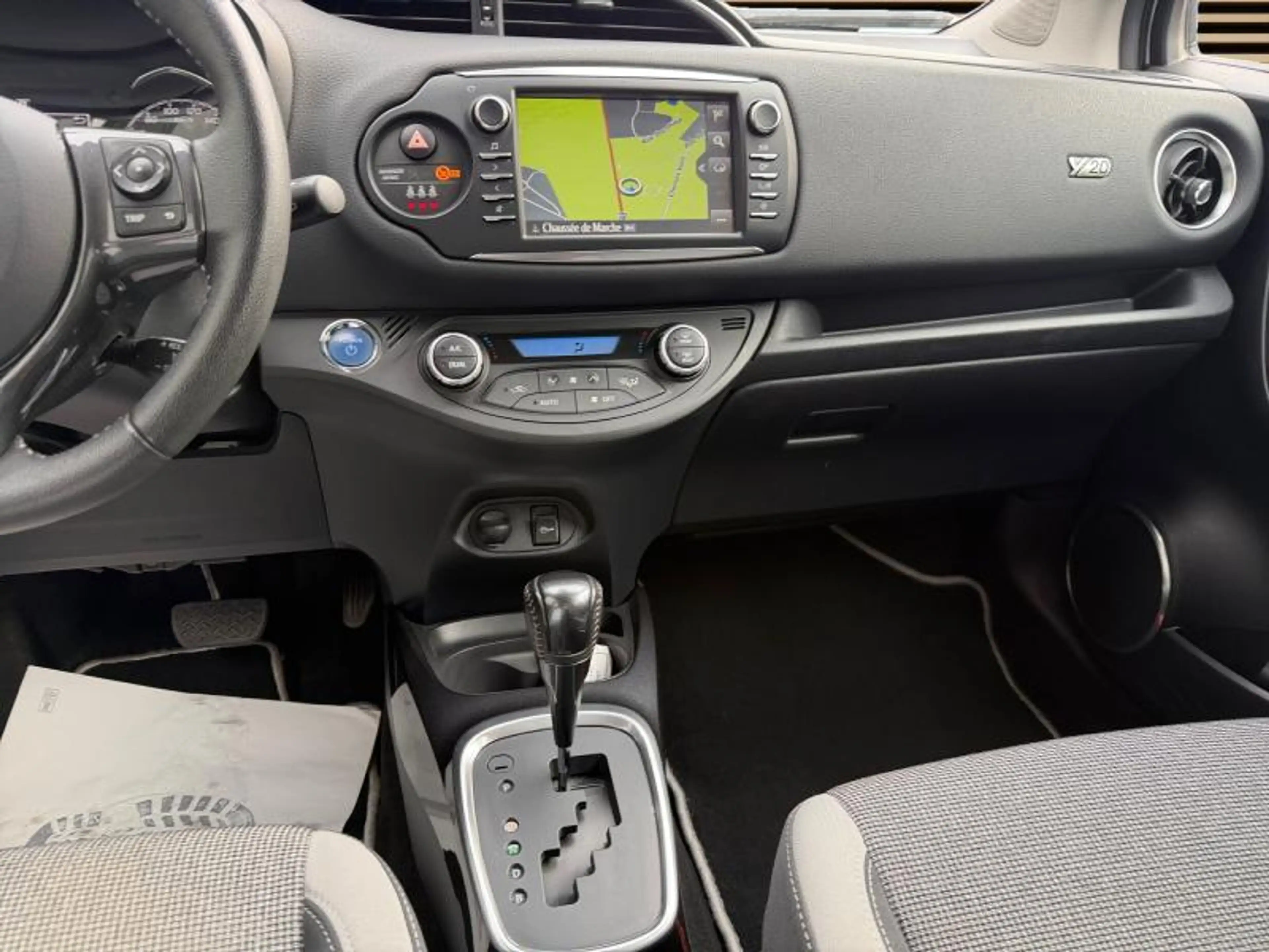 Toyota Yaris Y20 — photo 14