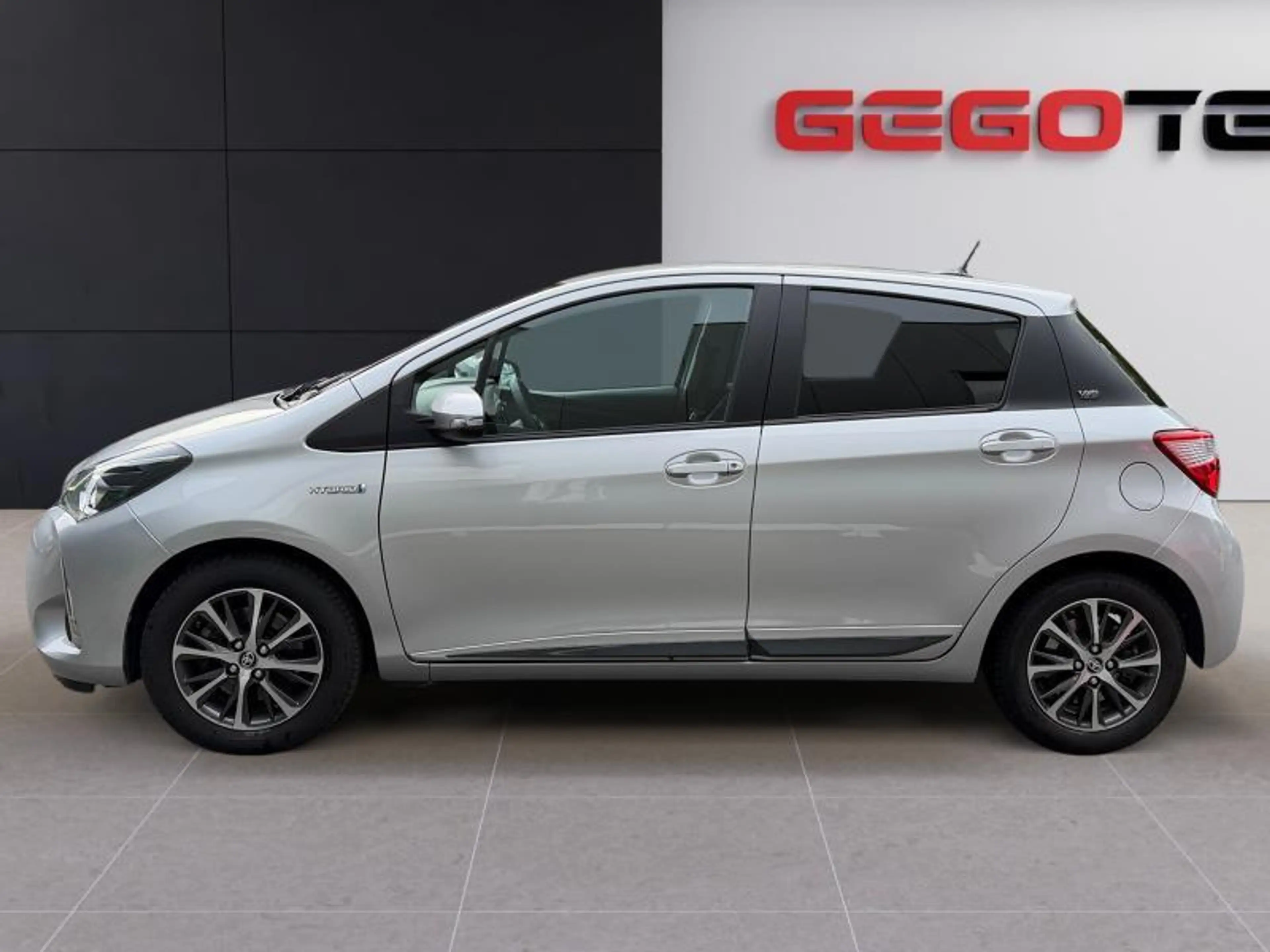 Toyota Yaris Y20 — photo 3
