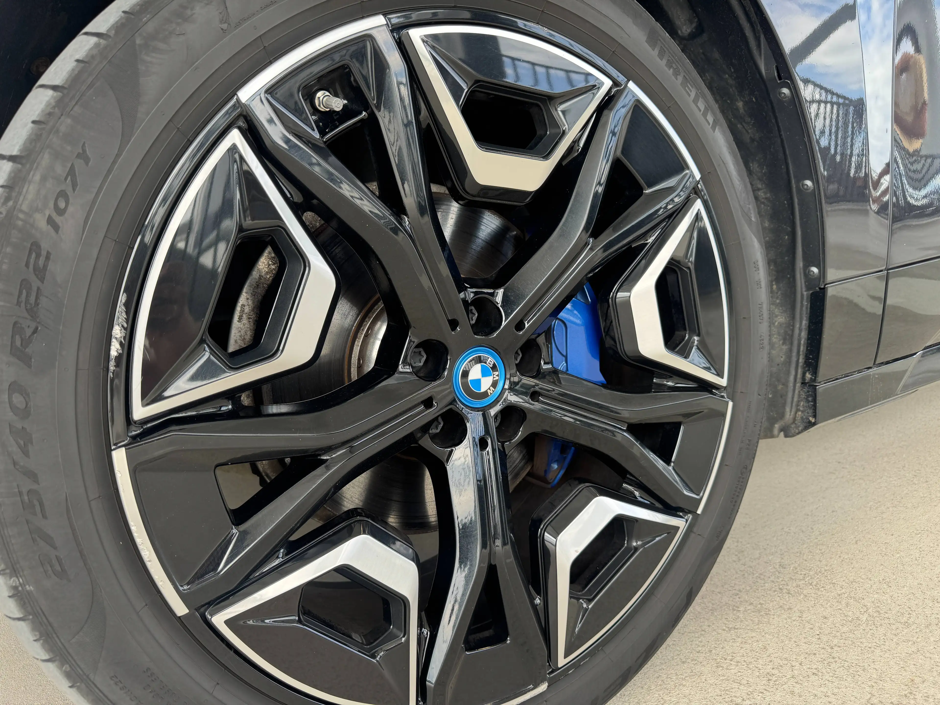 BMW iX xDrive50 Executive — photo 11