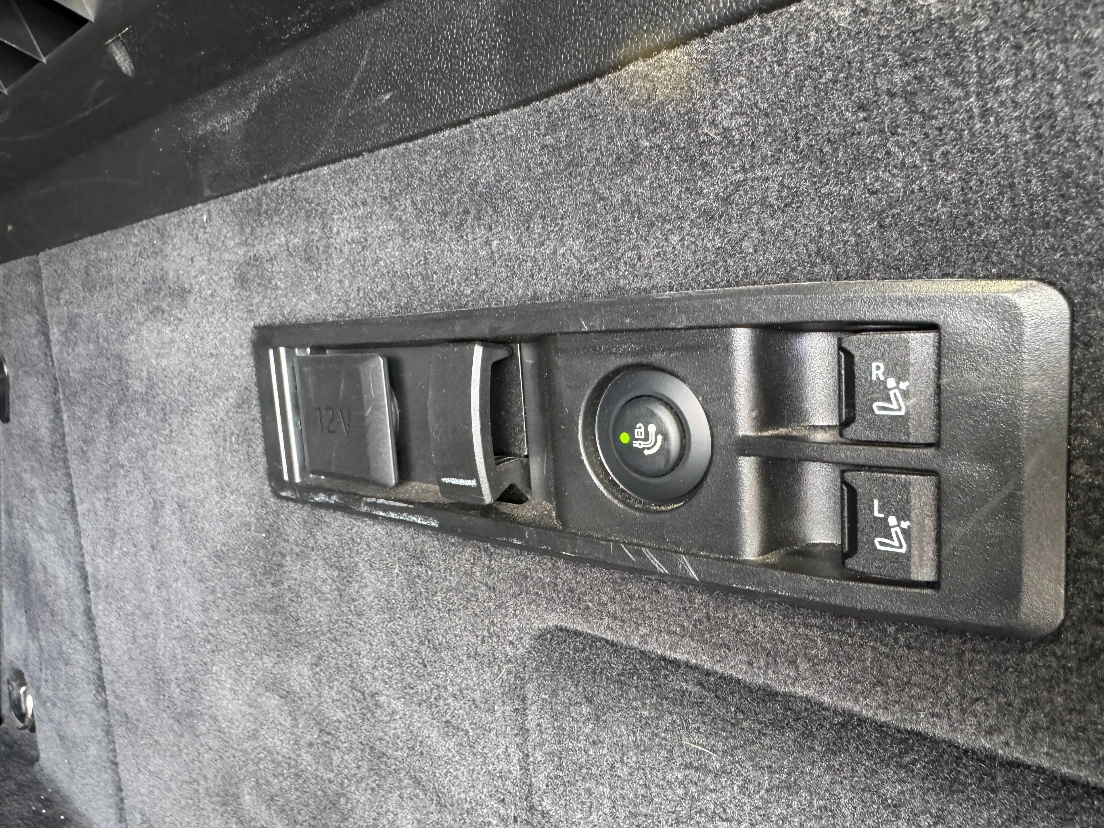 BMW iX xDrive50 Executive — photo 15