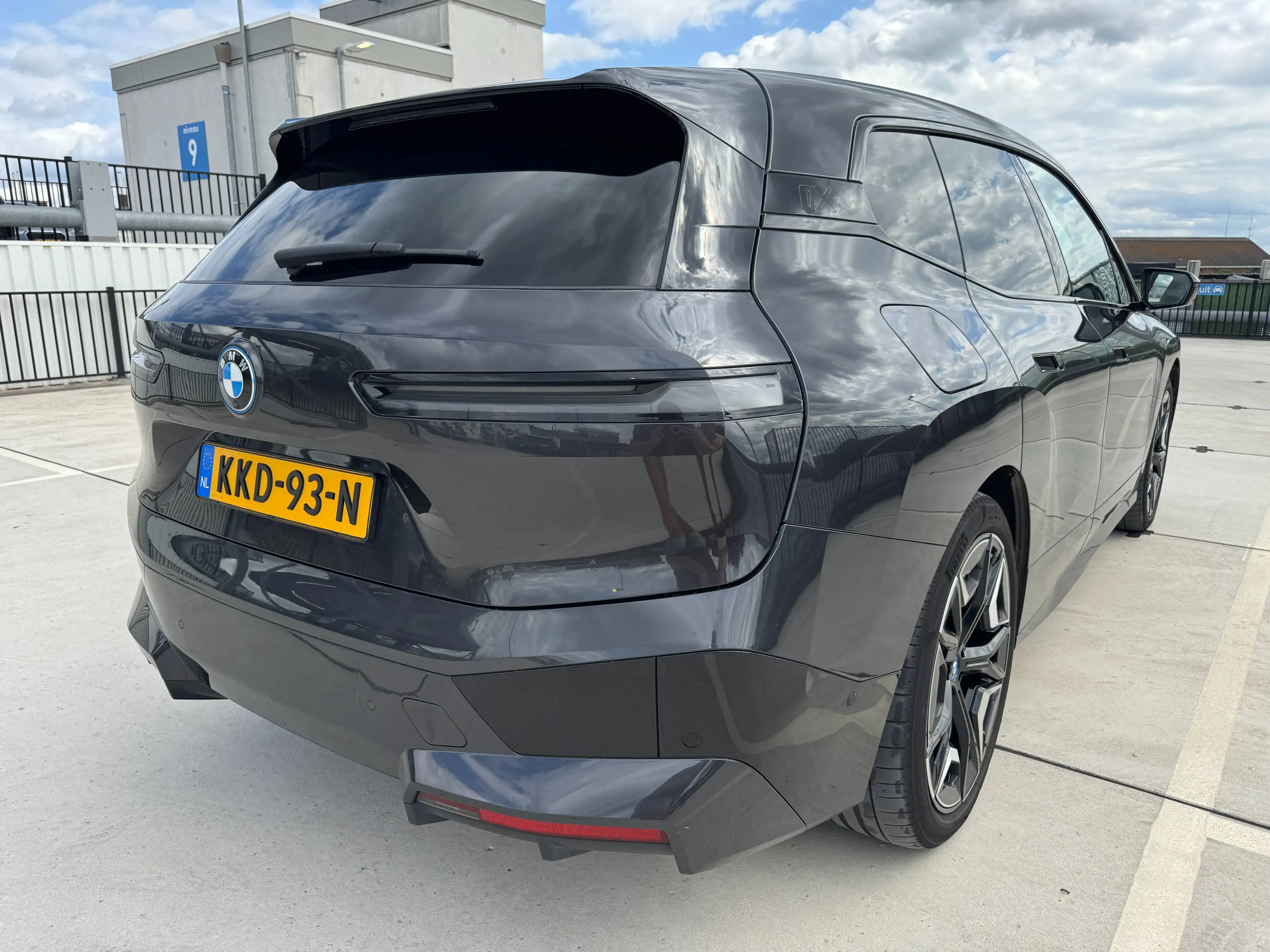 BMW iX xDrive50 Executive — photo 5