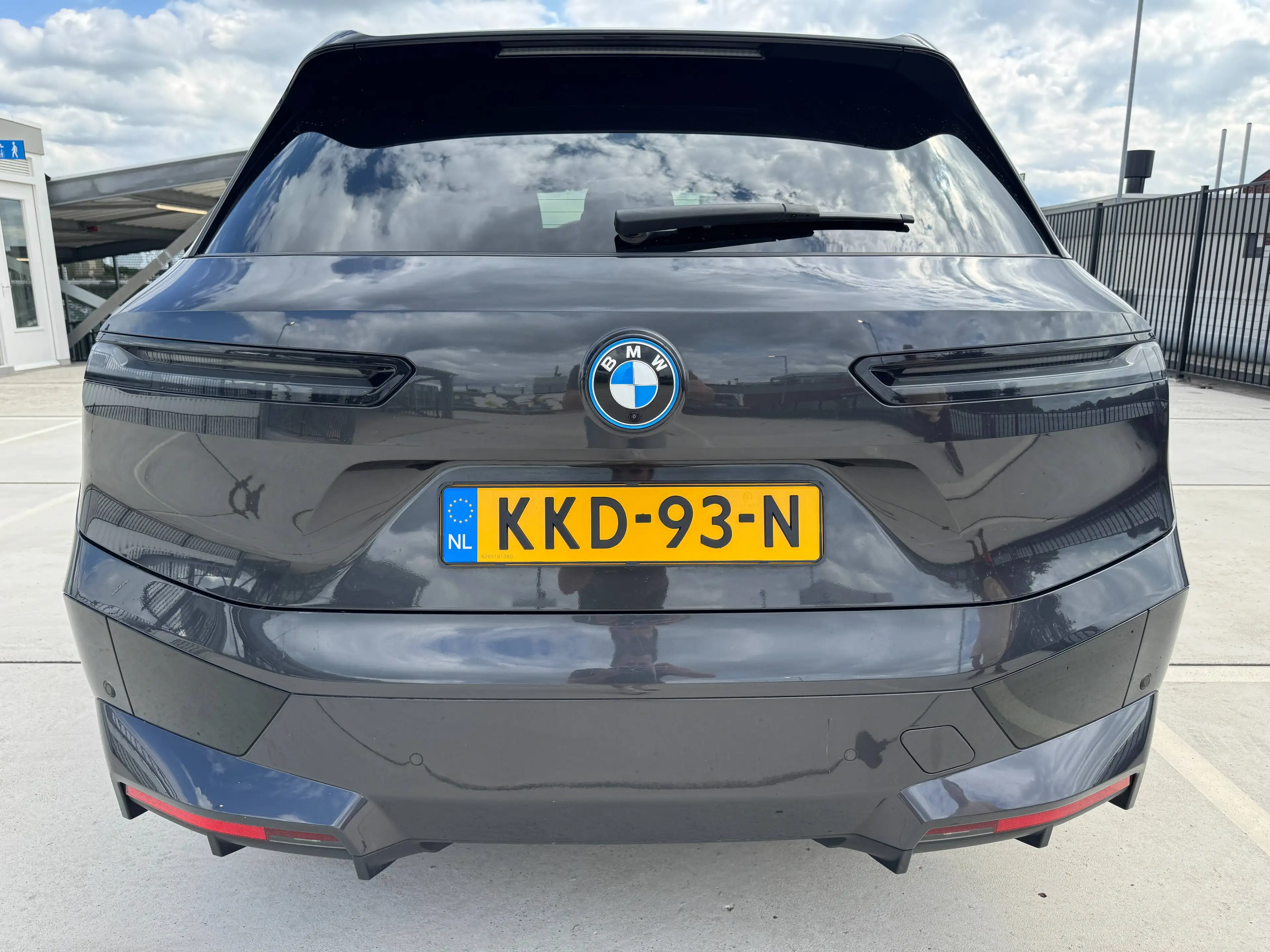 BMW iX xDrive50 Executive — photo 6