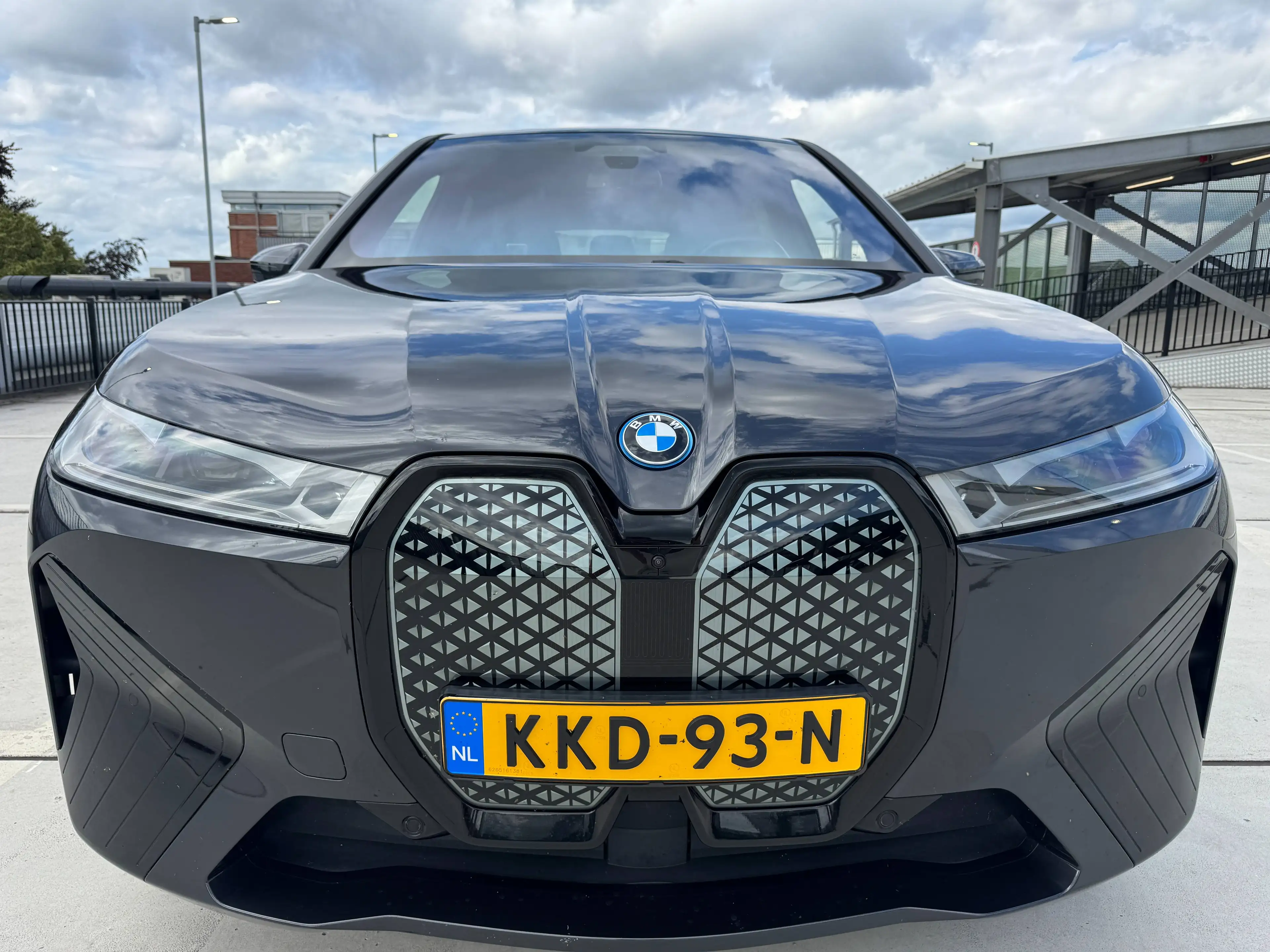 BMW iX xDrive50 Executive — photo 2