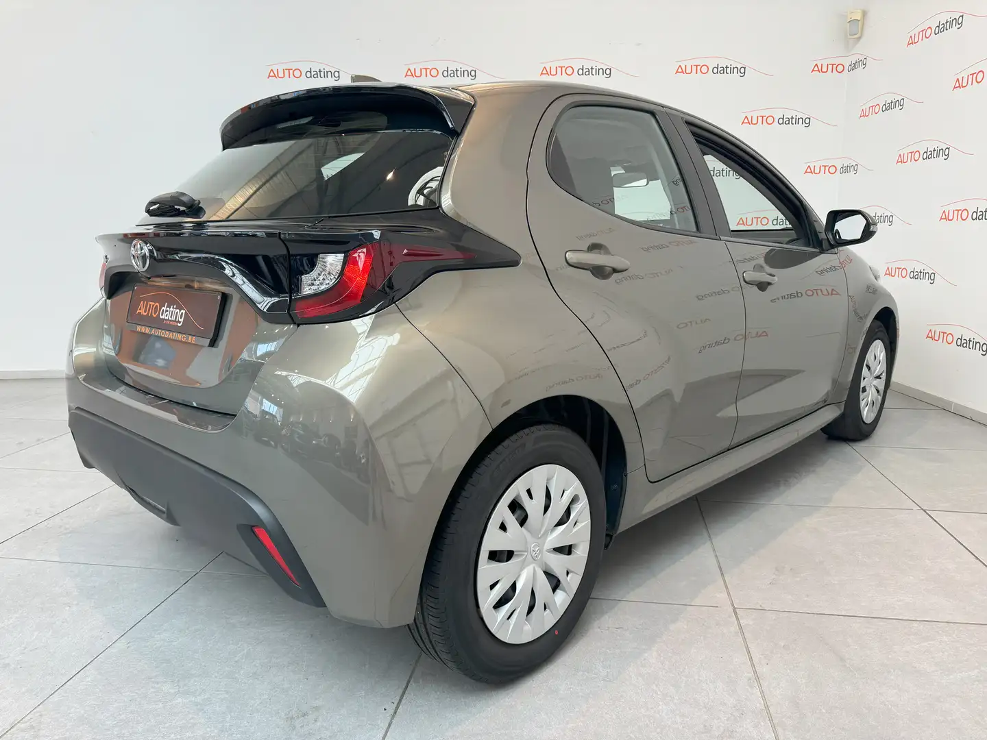 Toyota Yaris 1.5i Dual VVT-iE Dynamic Grey - 2