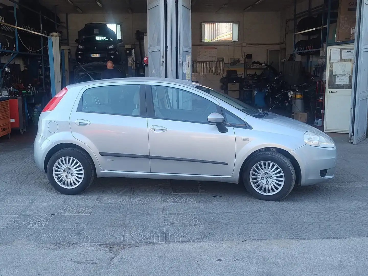 Fiat Grande Punto Grande Punto III 2005 5p 1.4 Active 77cv Grigio - 1