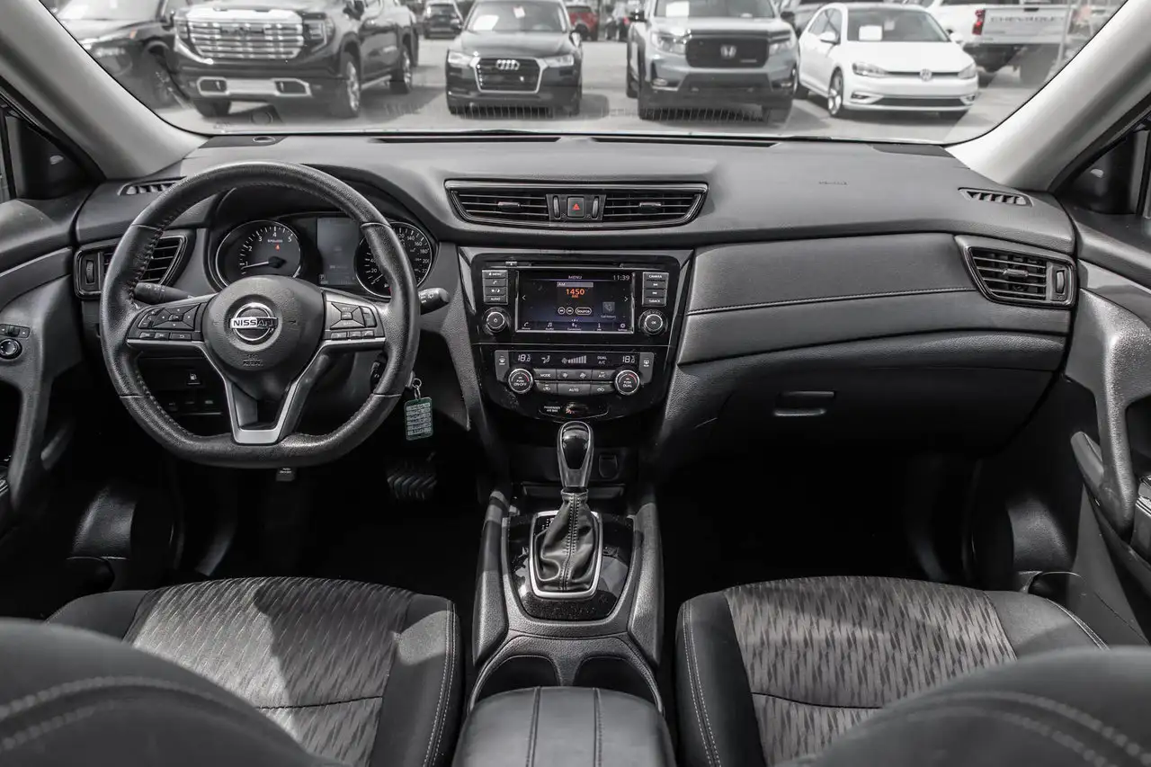 Nissan Rogue снимка Nissan Rogue