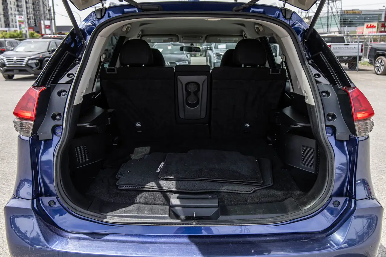Nissan Rogue снимка Nissan Rogue