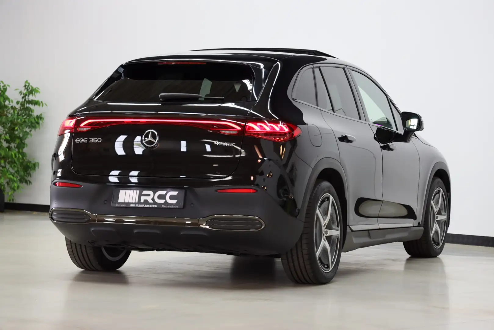 Mercedes-Benz EQE SUV 350 4M *HYPERSCREEN* AMG Night Luchtvering 4-WS Zwart - 2