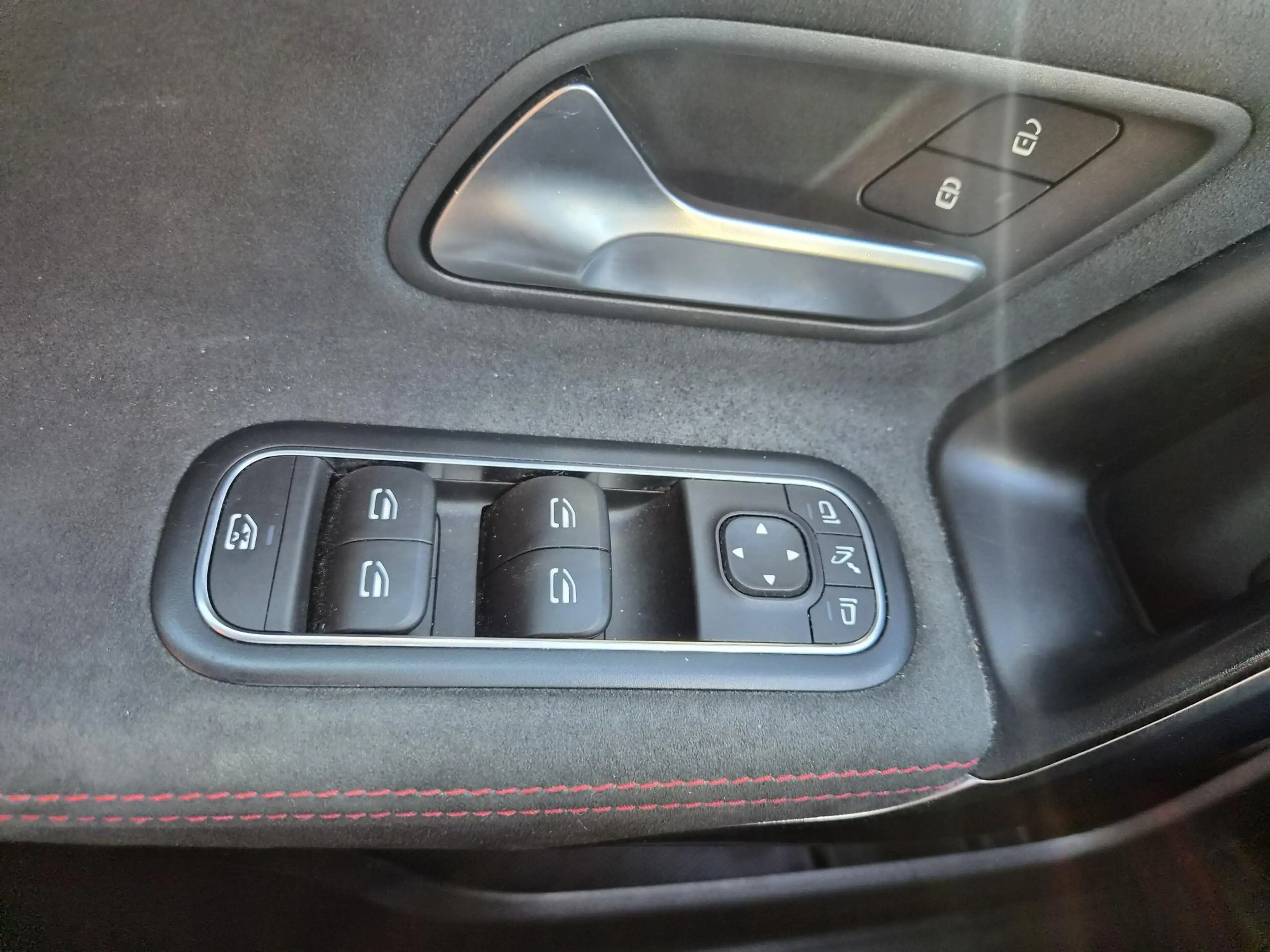 Mercedes-Benz A 250 e Business Solution AMG Limited — photo 15