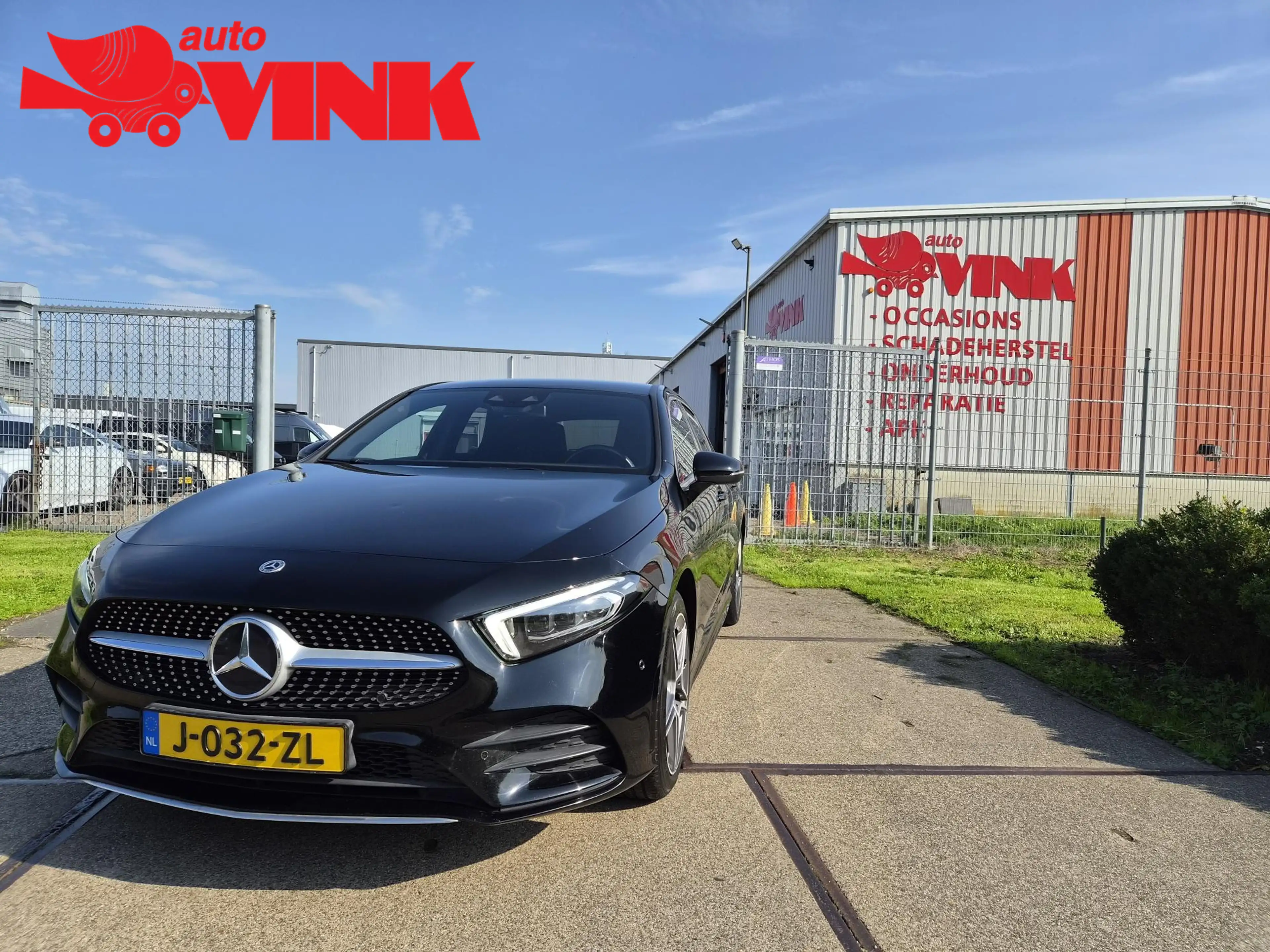 Mercedes-Benz A 250 e Business Solution AMG Limited