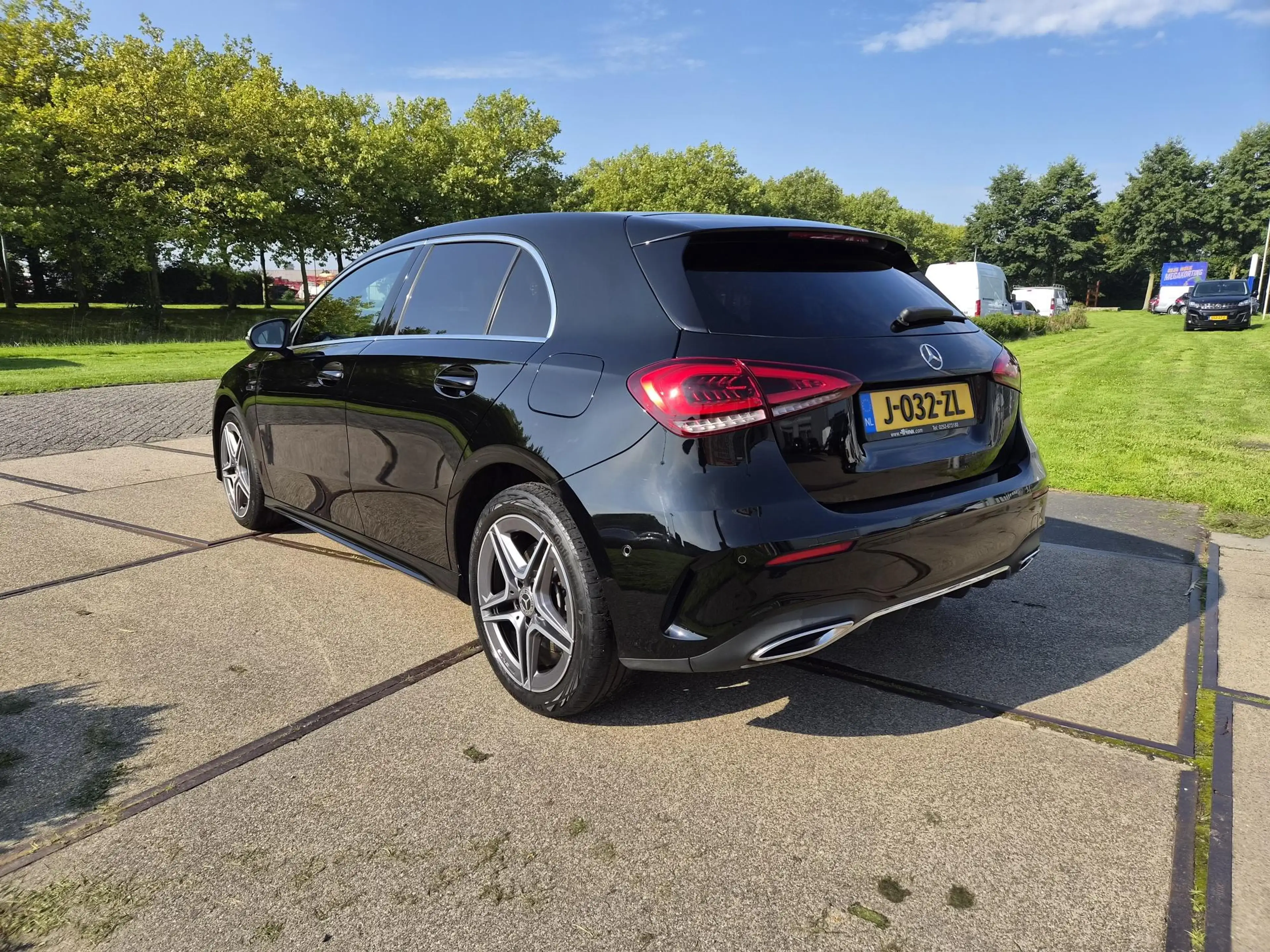 Mercedes-Benz A 250 e Business Solution AMG Limited — photo 14