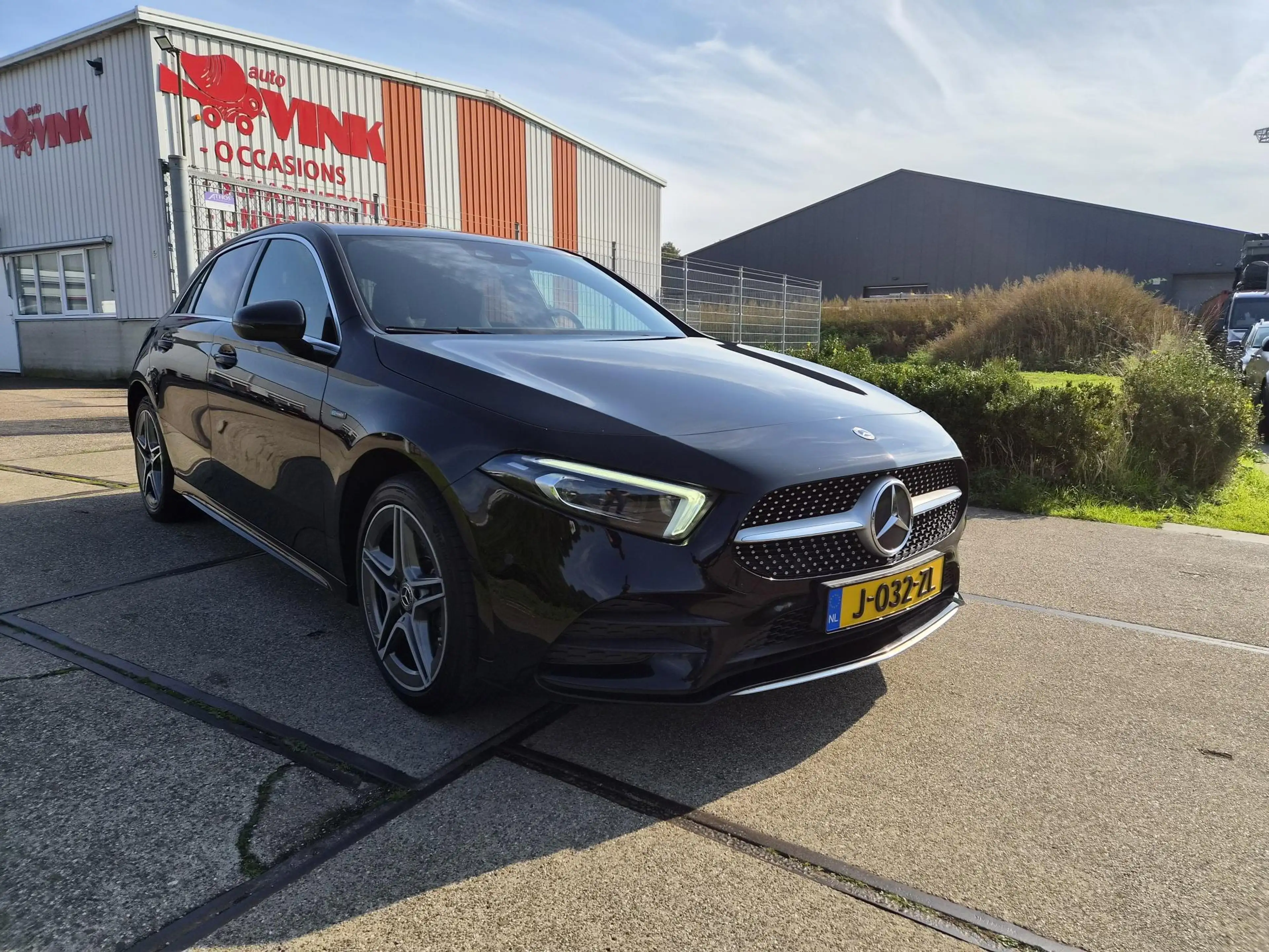 Mercedes-Benz A 250 e Business Solution AMG Limited — photo 11