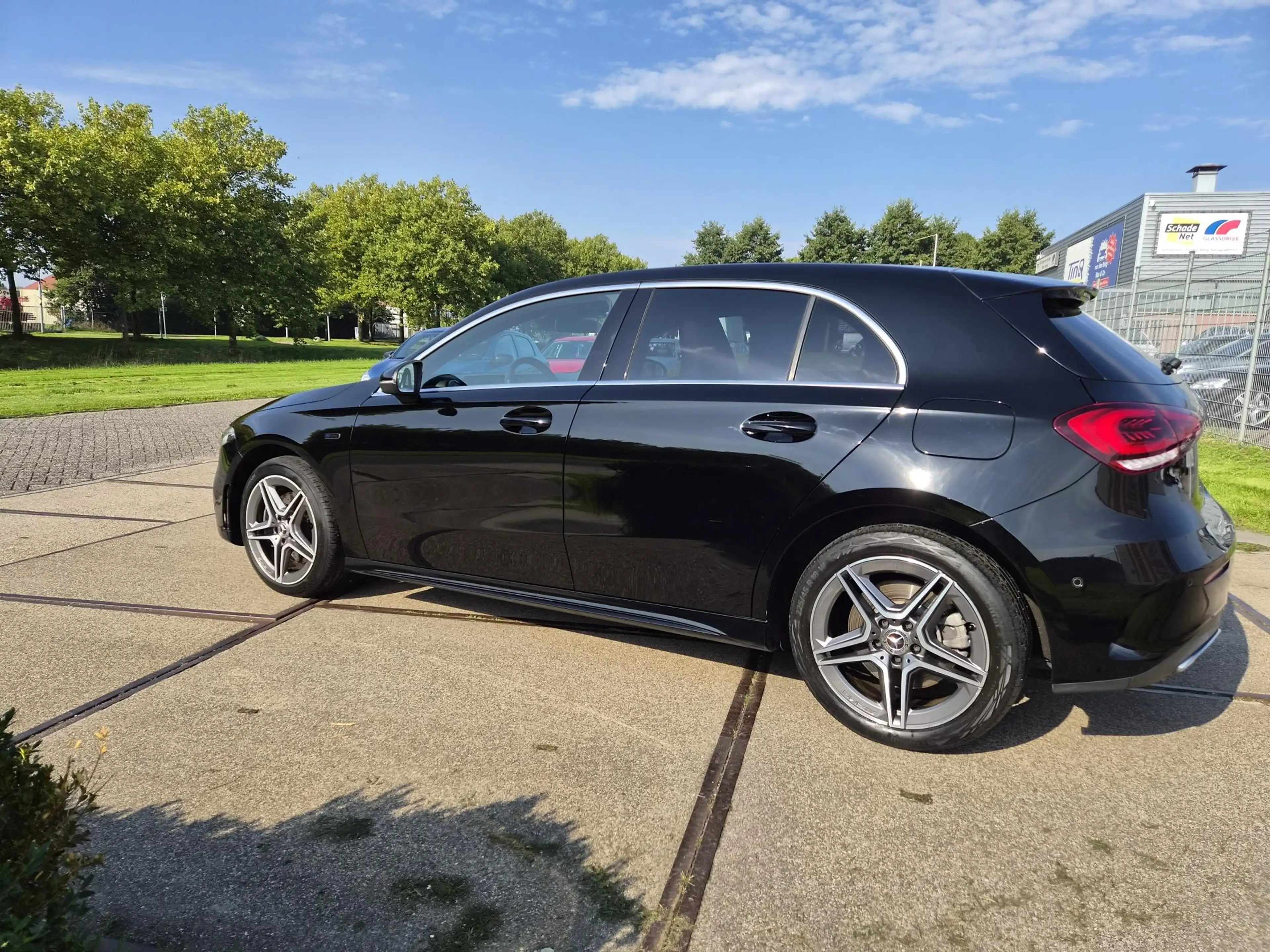 Mercedes-Benz A 250 e Business Solution AMG Limited — photo 13