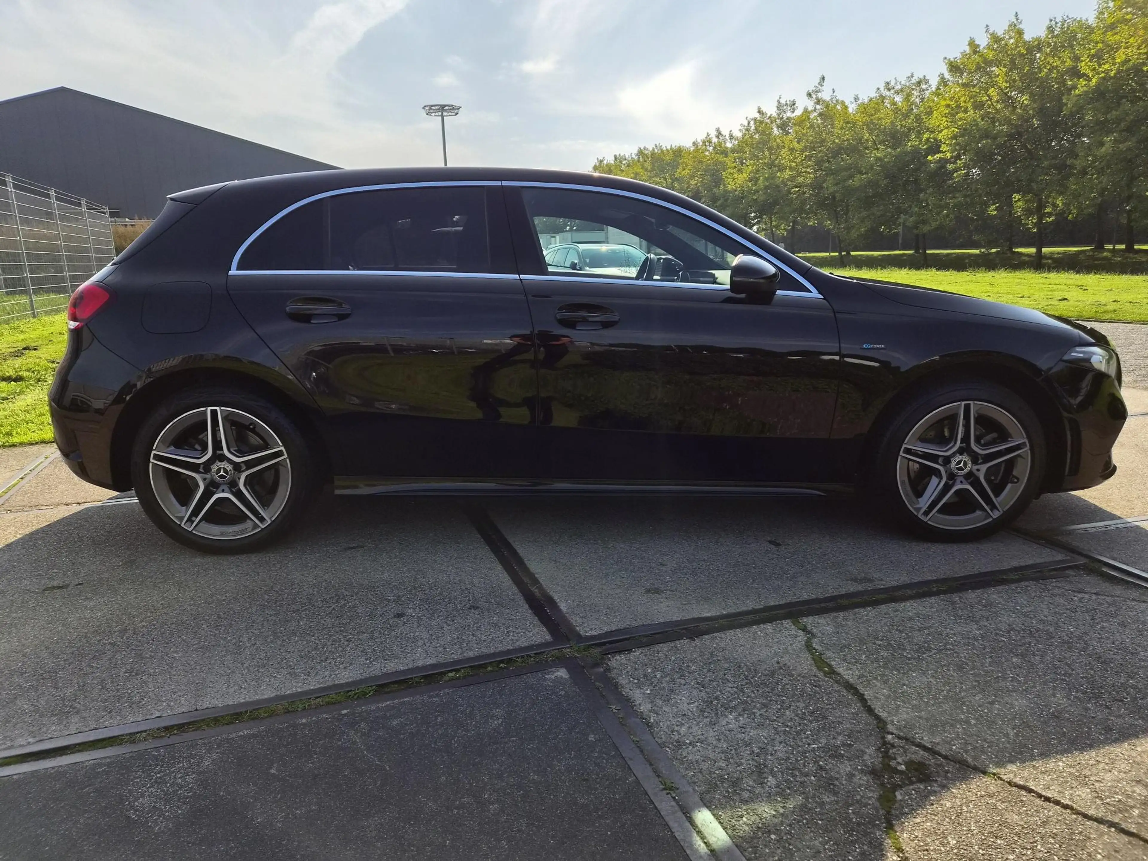 Mercedes-Benz A 250 e Business Solution AMG Limited — photo 10