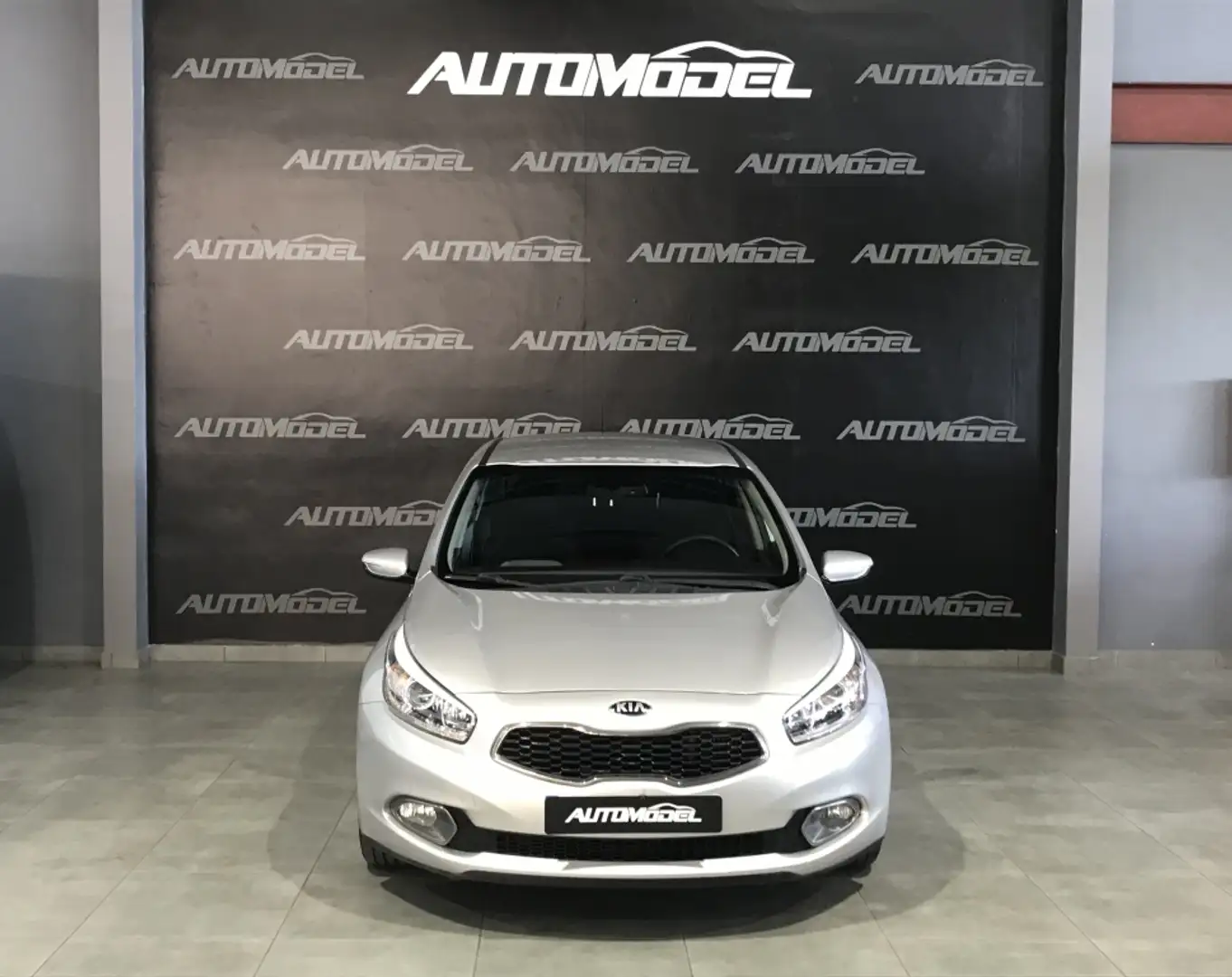 Kia Ceed / cee'd 1.4CRDi Maracaná Plateado - 2