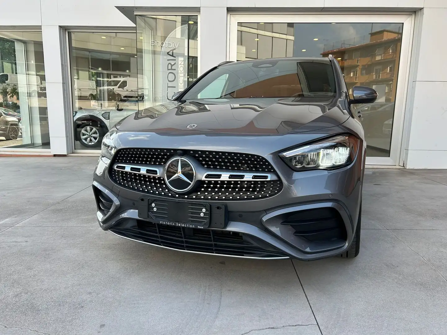 Mercedes-Benz GLA 200 GLA 200 163 CV C.AUTOMATICO AMG LINE PREMIUM KEYL Gris - 2