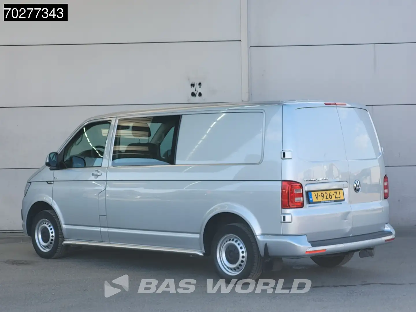 Volkswagen Transporter 150PK Dubbel Cabine L2H1 Navi Airco Euro6 Parkeers Zilver - 2