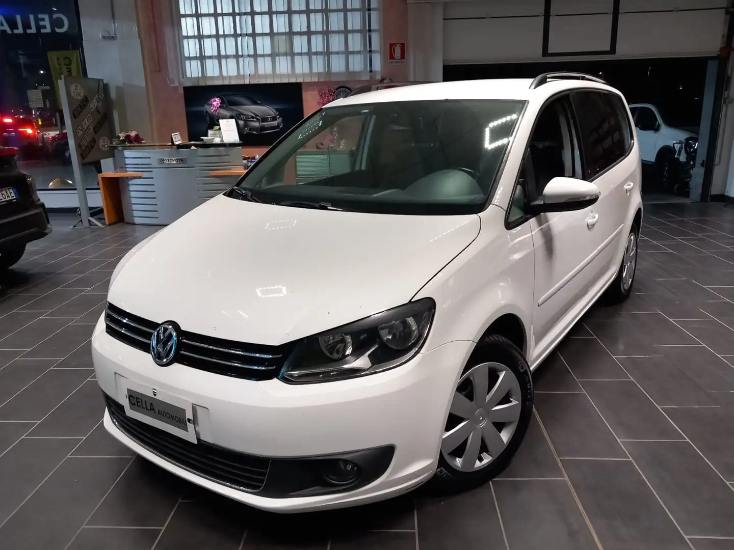 Volkswagen Touran Touran 1.6 tdi Comfortline dsg Bílá - 2