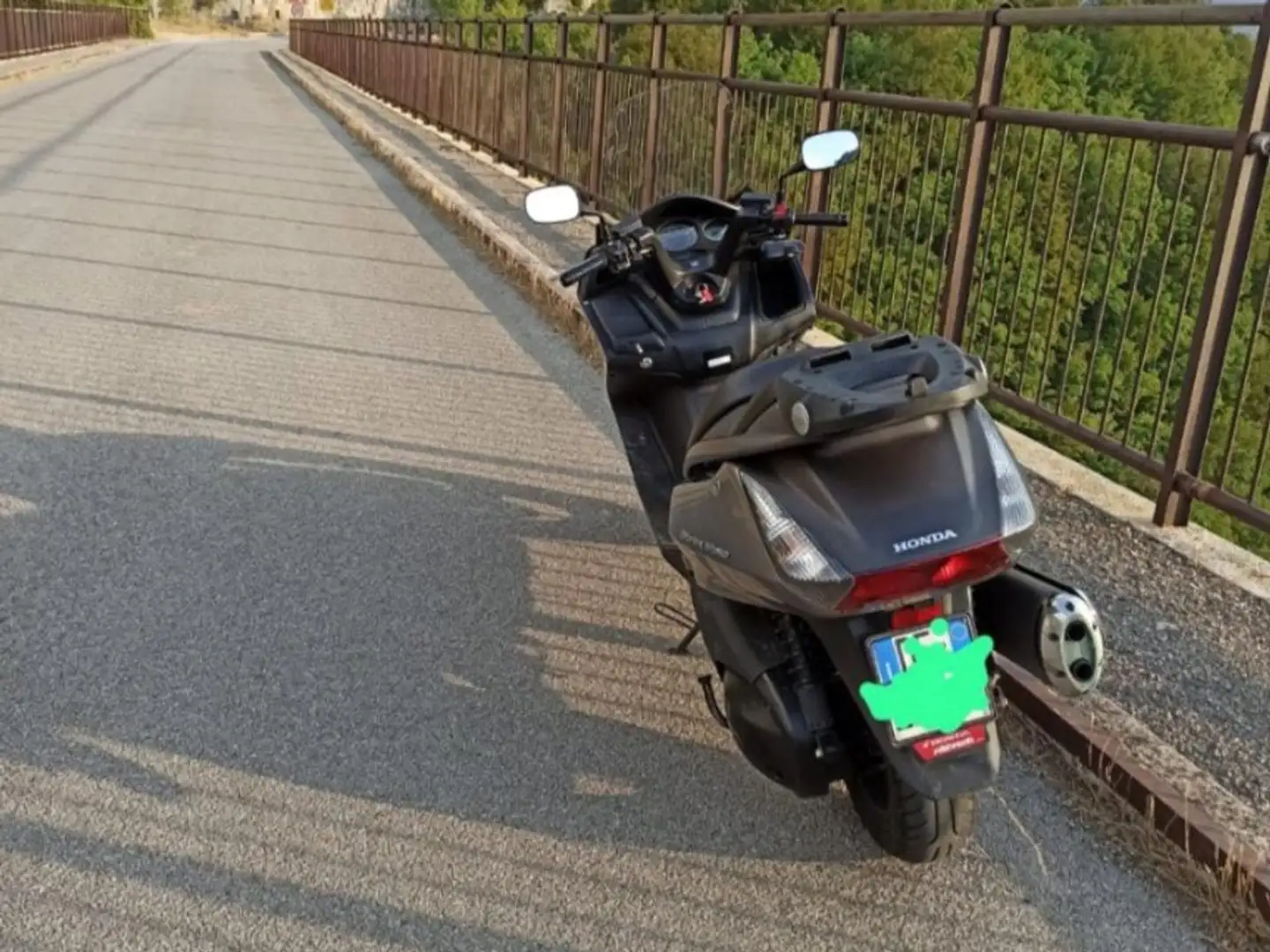 Honda Silver Wing Gri - 1