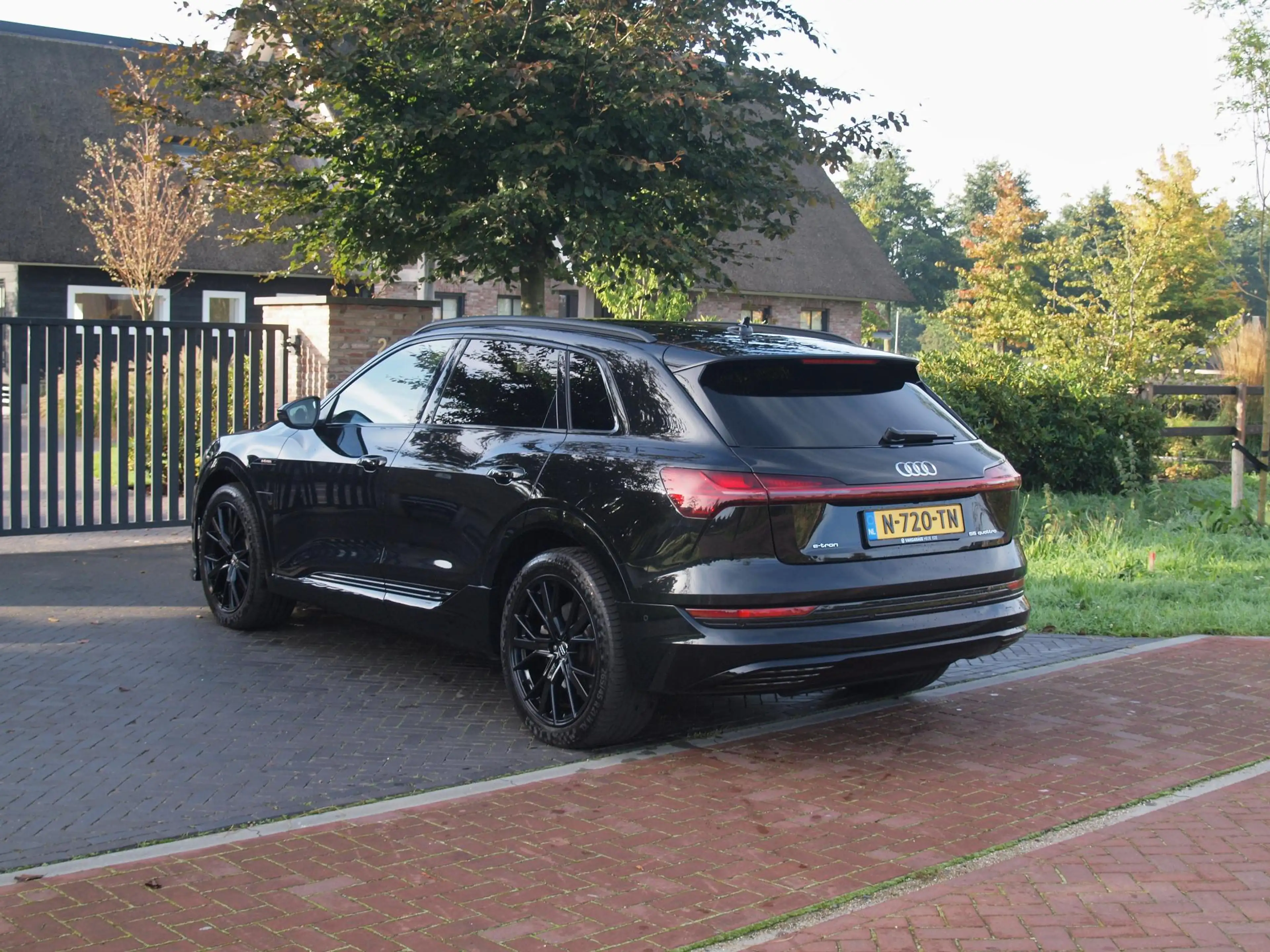 Audi e-tron 55 quattro Advanced edition Plus 95 kWh | SOH 93% — photo 8